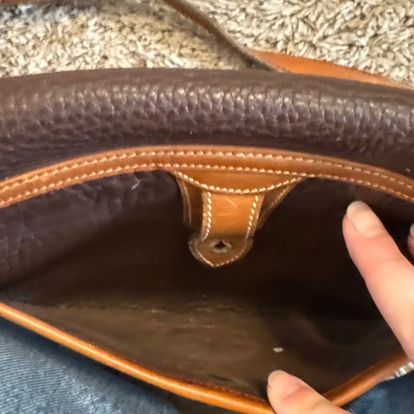 Dooney & Bourke Dark Brown Pebbled Leather Crossbody with Tan Trim VINTAGE - Picture 4 of 9